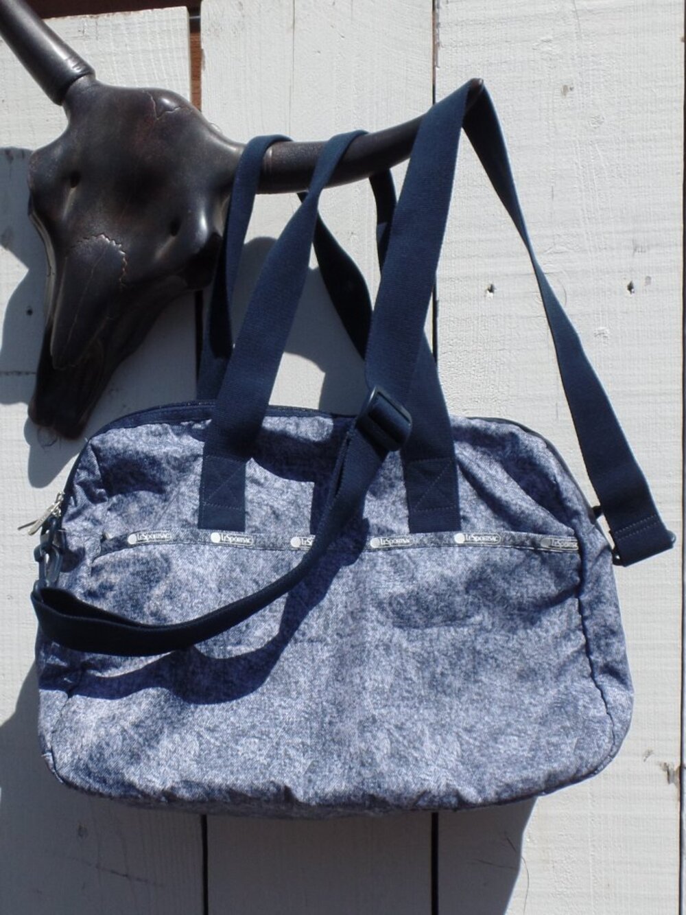 LeSportsac Crossbody BAG Many Pockets & Heavy Duty Snap Clips